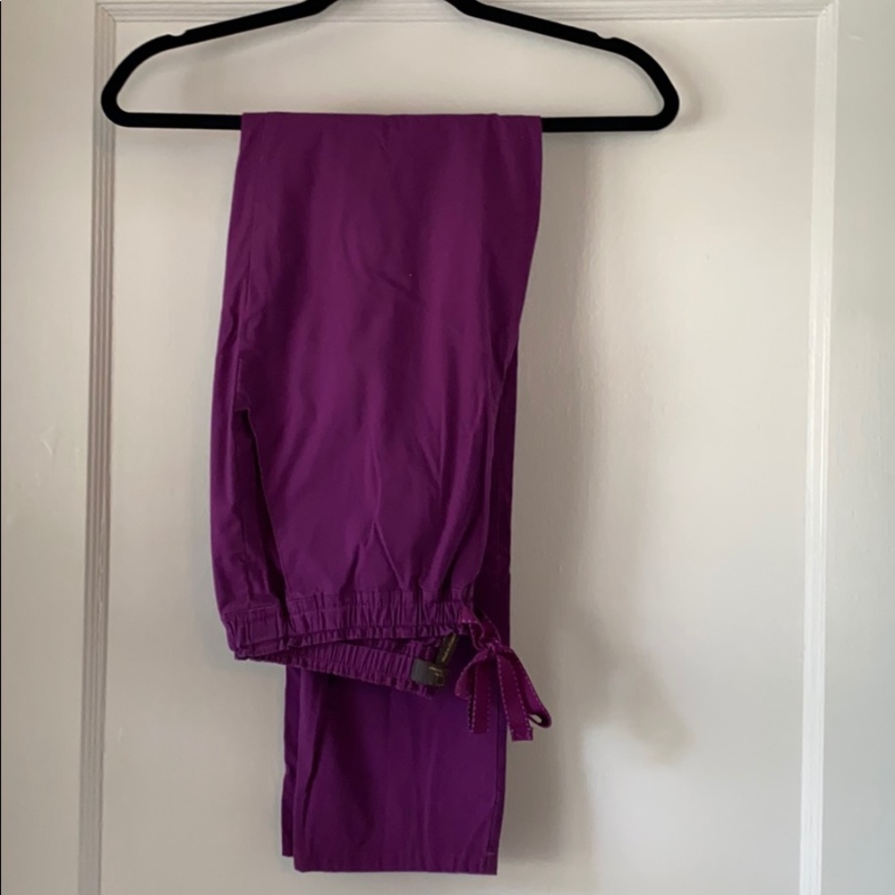 Small Jaanuu skinny scrub pant